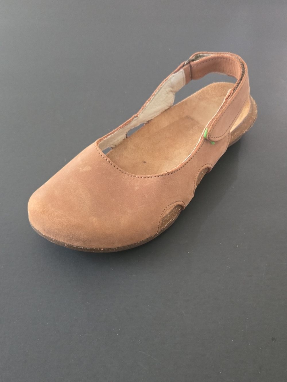 El NATURALISTA Brown Slingback Leather Flat